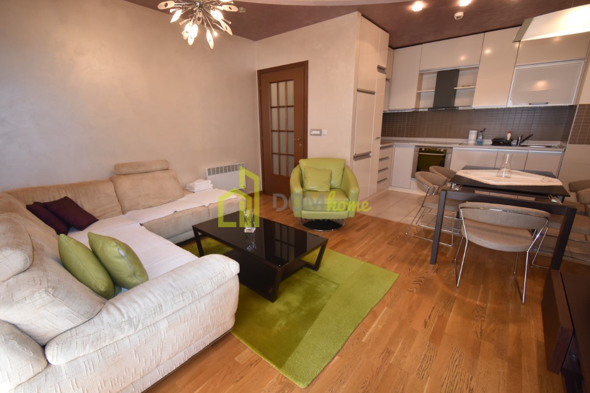 Dvosoban stan 74m2, City kvart